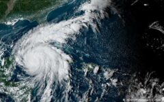 Huracán Ian toca tierra en Cuba con categoría 3; provocará lluvias fuertes en Península de Yucatán