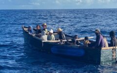 Aseguran a 11 indocumentados cerca de Isla Mujeres