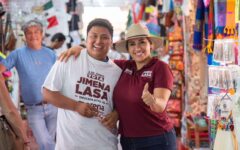 Jimena Lasa escucha inquietudes de locatarios del Mercado 28
