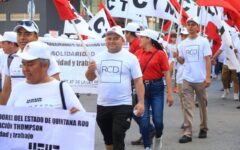 Más de 3 mil personas participan en desfile del Día del Trabajo en Playa del Carmen