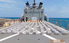 Marina asegura en la mar aproximadamente más de tres toneladas de presunta droga